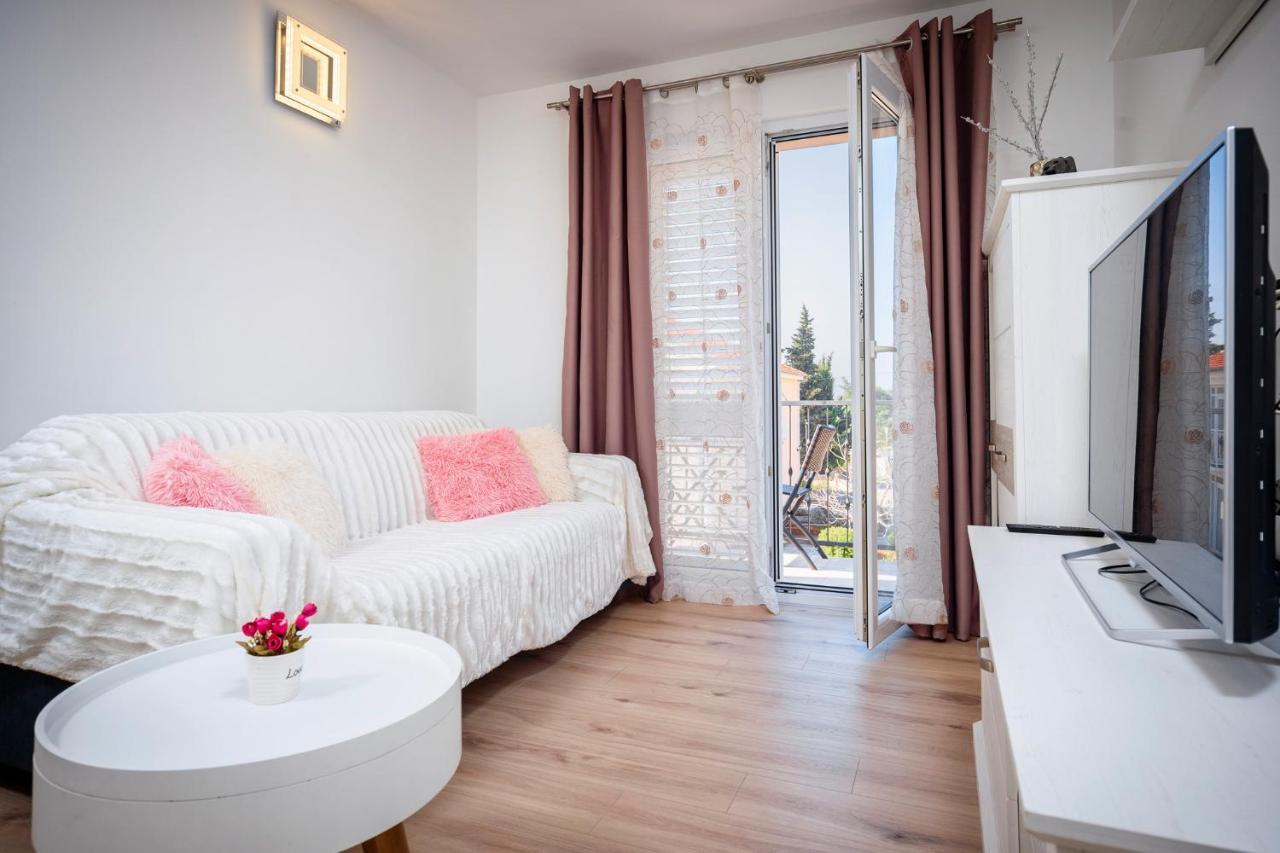 Antonella Appartement Vrboska Buitenkant foto